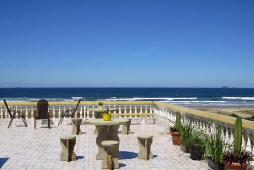 Casa à Beira-Mar com Churrasqueira, TV e Wi-fi