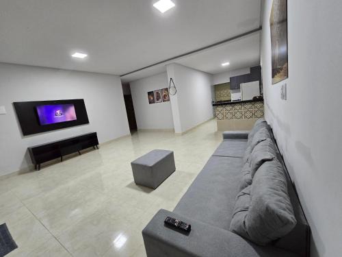 Casa 3 quartos, suíte, churrasqueira e garagem
