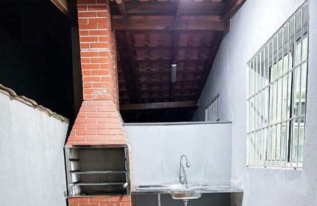 CASA A 800MT DA PRAIA MARANDUBA