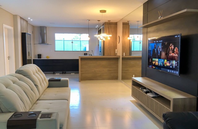 Casa Alto Padrão p/ 8 Pessoas na Praia de Mariscal