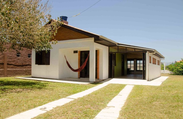 Casa Aventura frente a la playa, internet, dos dormitorios, garaje cubierto y patio