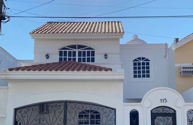 Casa Carmelo con Alberca Privada Climatizada a 2 Minutos del Malecón