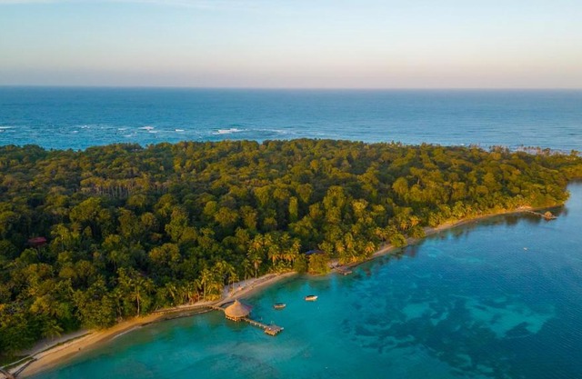 Casa Cayuco Eco-Adventure Lodge