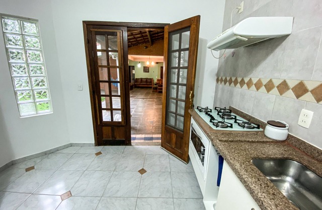 Casa confortável com churrasqueira na Granja Viana