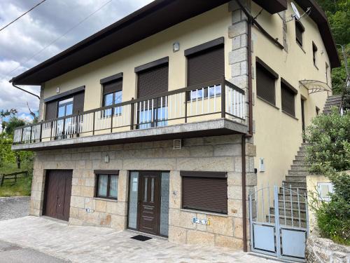 Casa de Casarelhos - "Rio - Cascatas - Montanha - Gerês"