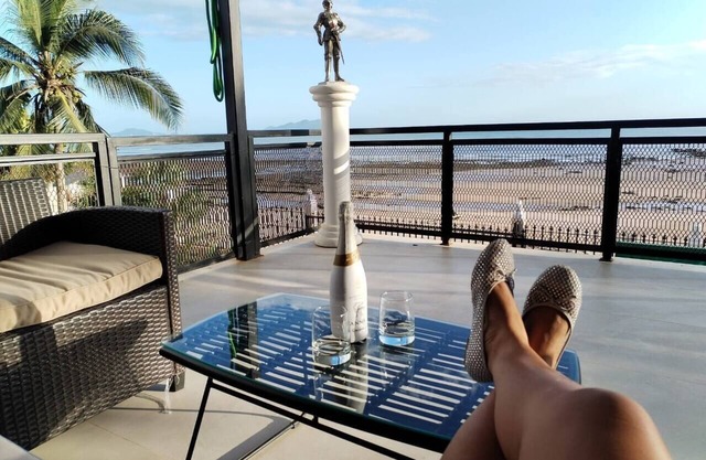 Casa de Playa Bonita - 2do Piso con Balcón