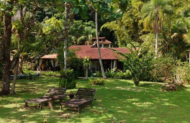 Casa em Frente a Praia nas Margens do Rio Sahy