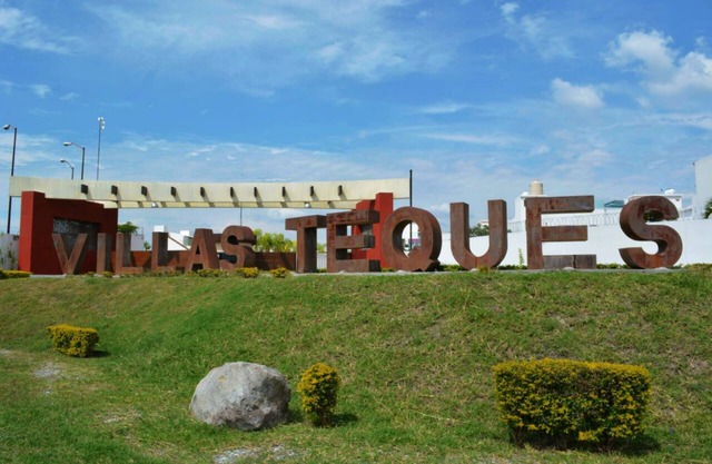 House in Tequesquitengo with Aqua Zone