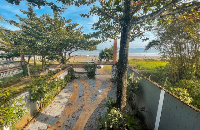 Casa frente ao mar/pé na areia no Indaiá até 18 pessoas