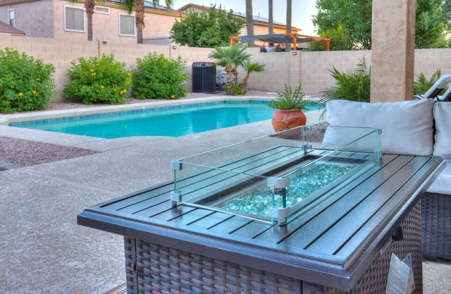 New!! Casa Grande Oasis! Private Pool, Pet & Kid Friendly, Gas Grill, Fireplace, across from Park
