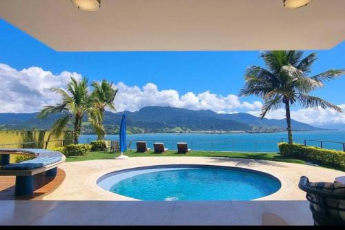 Casa inteira com vista para o Mar a 80 Mt da Praia