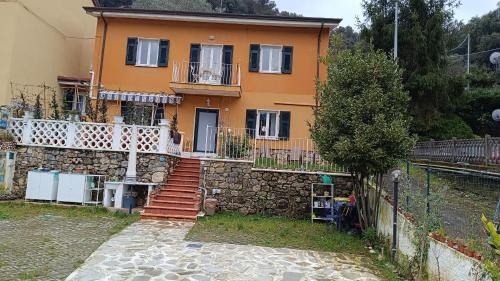 Casa ligure indipendente 3 camere letto parcheggio e rifiniture comfort