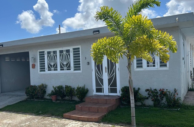 Casa Luz is a spacious 5BR+ 2B Home Near Ferry and Airport to Culebra & Vieques