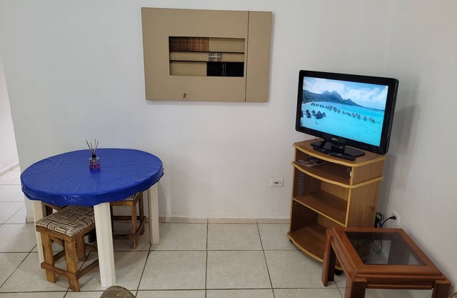 Casa na Praia da Enseada em Bertioga! Ótima Localização, a 5 min a pé da Praia!!