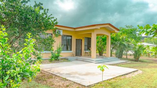 Casa Oasis Tranquility by the Pool & Greenery