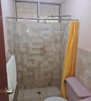 Casa particular con habitaciones disponibles en colonia indepdencia Distrito 3 Managua