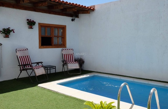 Casa Samuel, escapada rural con piscina en tranquilo pueblo Las Vegas