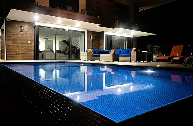 Casa Tranquilo - Paradise in Paradise 4 Bedrooms, 4 Bathrooms - Sleeps 4 to 10