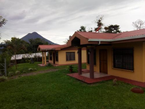 Casas de Campo Las Pavitas Cottages "Red Frog"
