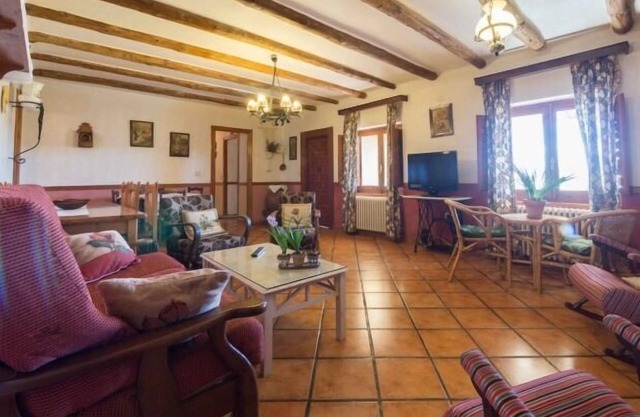Casa rural para 8 personas en un complejo con piscina