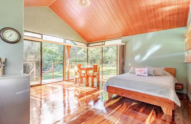 Casita Rodiada de Naturaleza