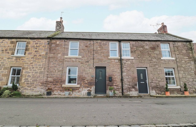 CASTLE KEEP, pet friendly, with open fire in Norham