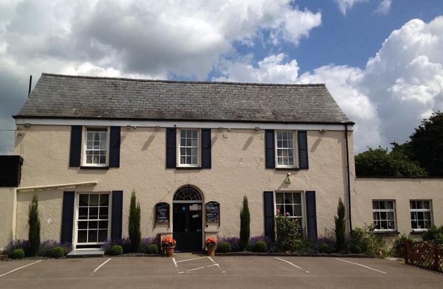 Castle Lodge Wilton
