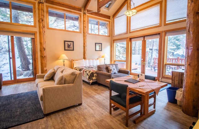 Castle Mountain Lodge