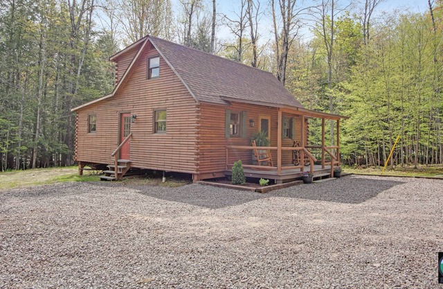 Cathead Cabin—Cozy Cabin in the Woods of Tioga County, PA