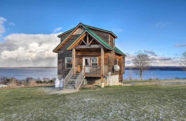 Cayuga Lake Cabin in Romulus < 1 Mi to Wineries!