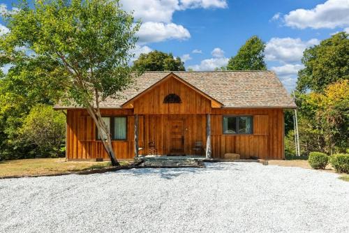 Cedar Hills Retreat Peaceful Southern IL Escape