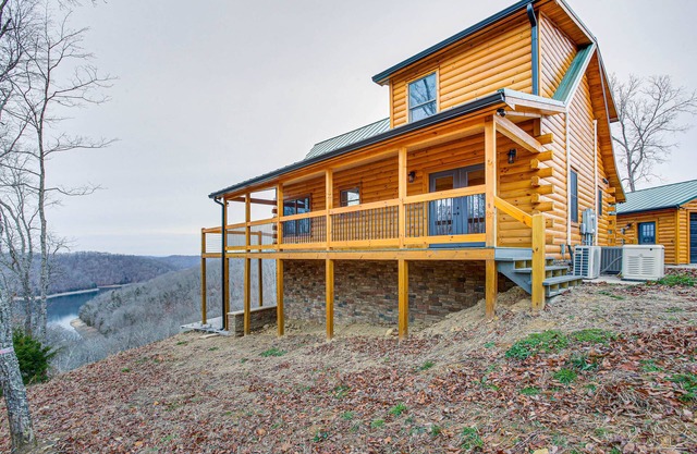 Celina Cabin w/ View of Dale Hollow Lake!