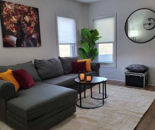 Center to all 2 BR near hospitals, colleges, restaurants, events