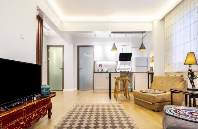 Central Flat with Backyard in Besiktas-1