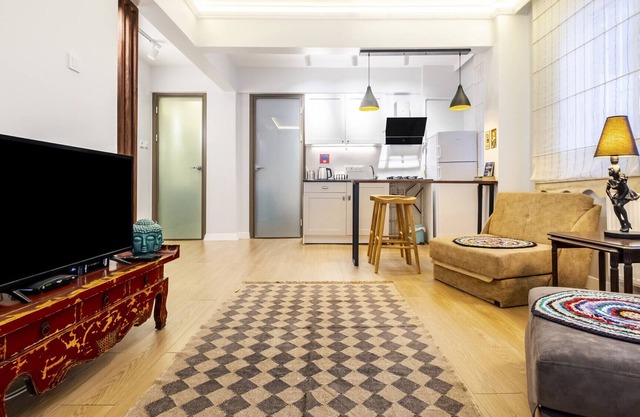 Central Flat with Backyard in Besiktas