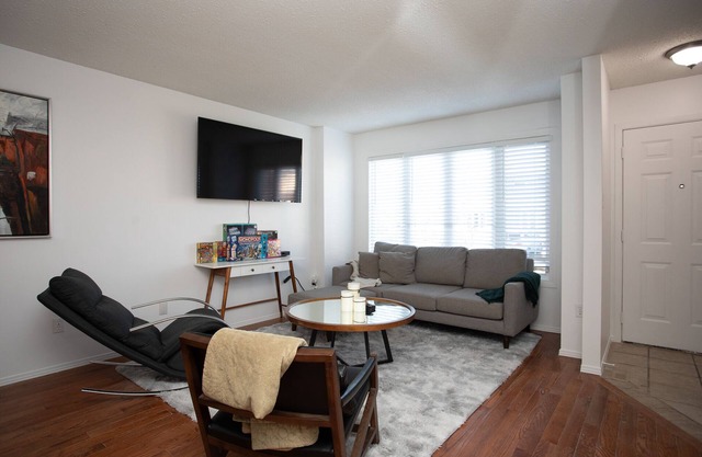Central London 5 minutes from down town walking access to the hospital
