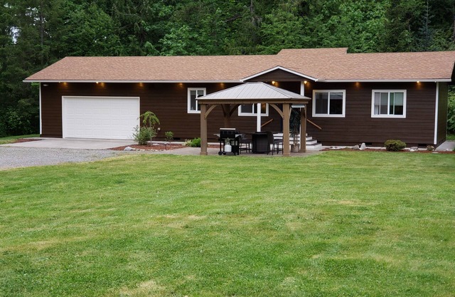 Casa céntrica en Sumner / Bonney Lake, ubicada en una finca de 5 acres