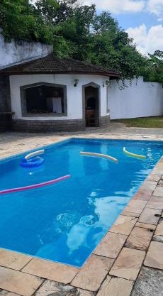 Chácara c piscina e churrasqueira em sta isabel