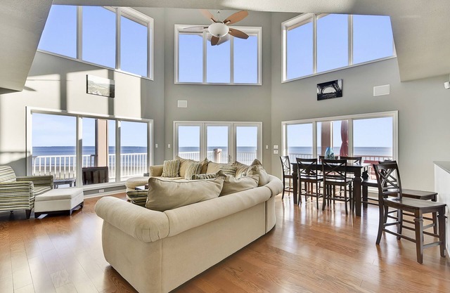Château Soleil | Beachfront, in Spanish Grant