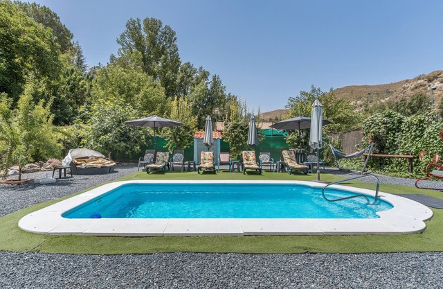 Chalet 'Cortijo Luz De La Sierra' con vistas a la montaña, piscina privada y Wi-Fi