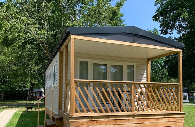 Chalet Eichhörnchen - Camping im Eichenwald