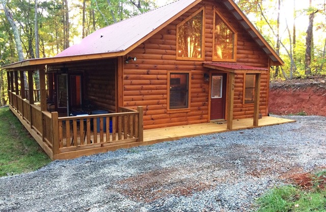 Chalet Log Home en el entorno de montaña tranquilo - That's Firefly Cabin