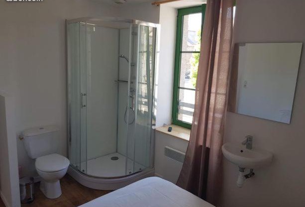CHAMBRES/BEDROOM