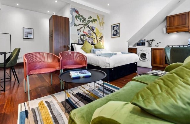 Character and Style Studio - Sleeps 3