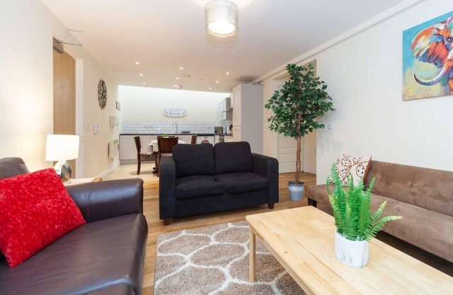 Characterful 2 Bedroom Apartment in Brixton