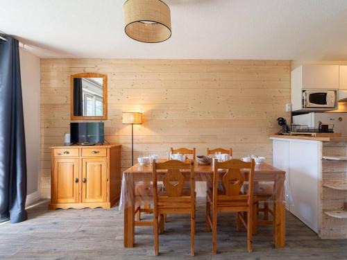 Charmant Appartement 6 Pers, Pieds des Pistes avec Navette, Parking Gratuit - FR-1-695-35