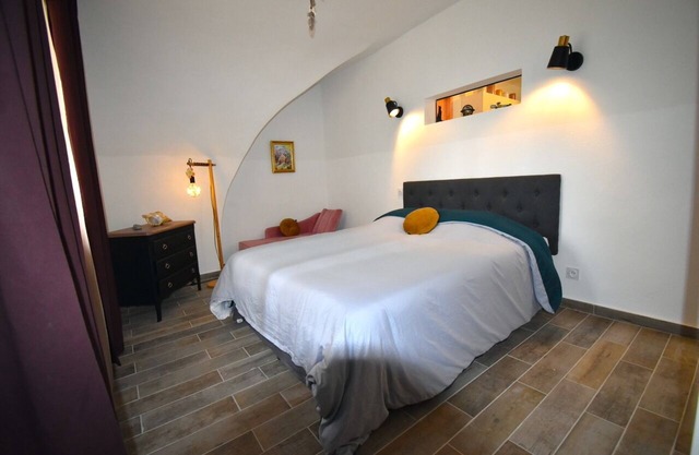 Charming 1-bedroom apartment in the historic village centre of Remoulins