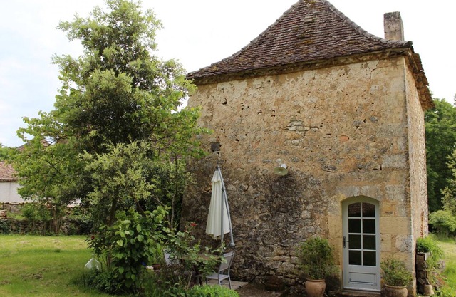 Casa rústica en una granja del siglo XVI con todas las comodidades, cerca de Bergerac y Sarlat.
