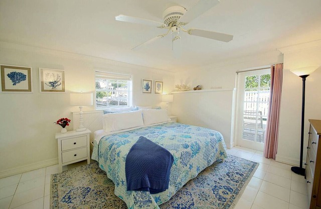 Designer 1BR 1. 5BA Apartamento en planta baja Suite en finca privada