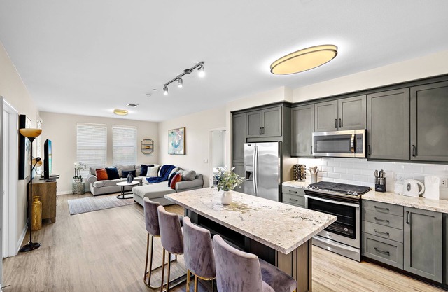 Charming 2-bedroom apartment in awesome Laguna Niguel with AC, fitness room,pool